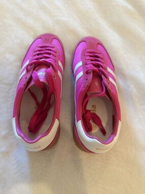 Gola Hot Pink Low-Top Sneakers with White Stripes Never Worn Size 7 NWOT